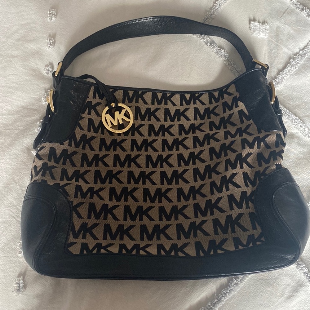 Michael Kors Hobo